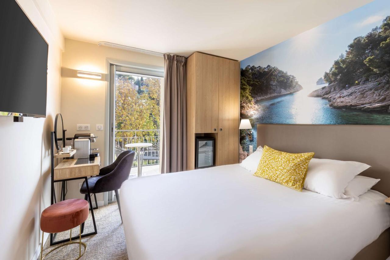 Western & Coeur De 3* Cassis